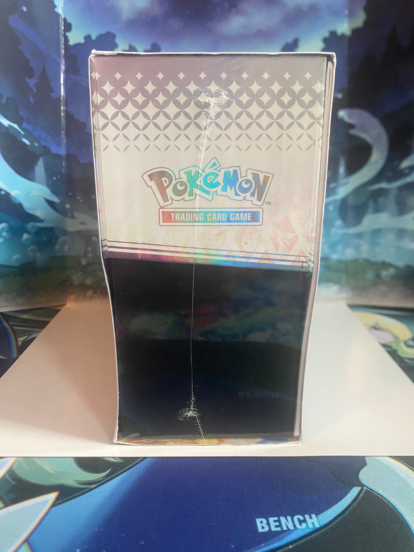 Prismatic Evolutions Pokemon Center ETB zijkant links