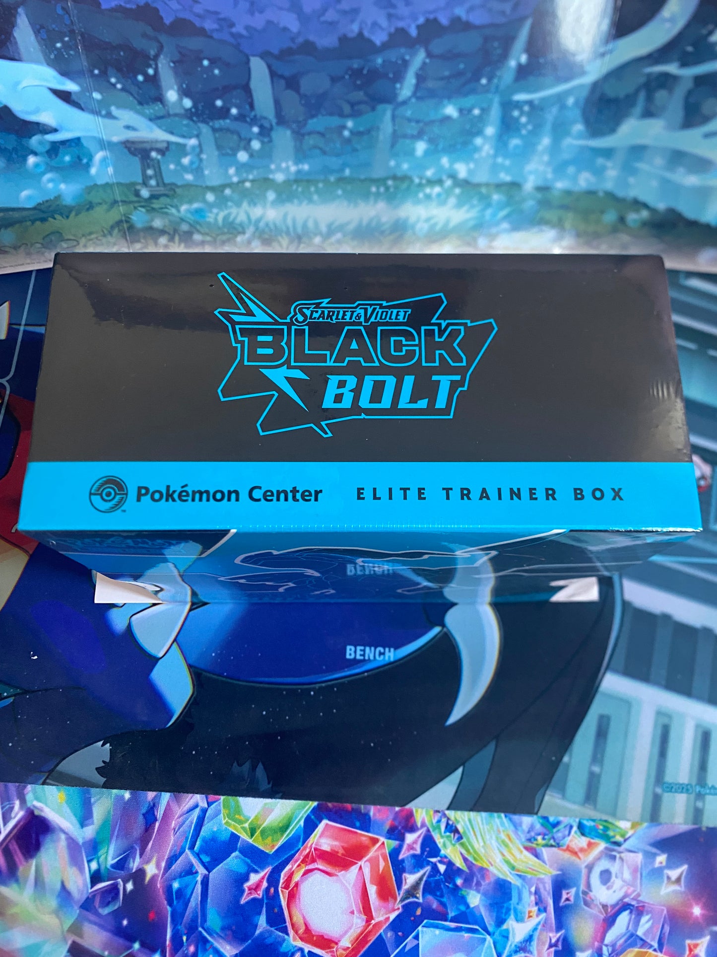 Black Bolt Pokémon Center ETB bovenkant