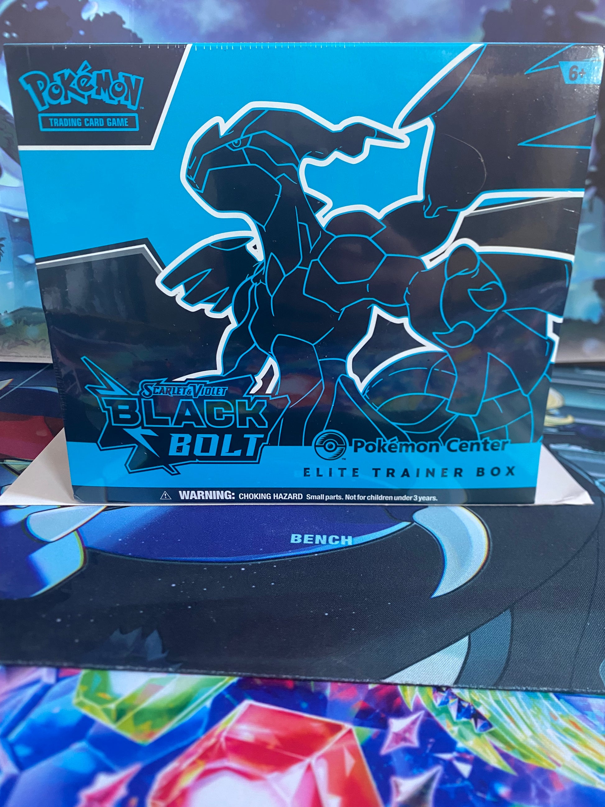 Black Bolt Pokémon Center ETB voorkant