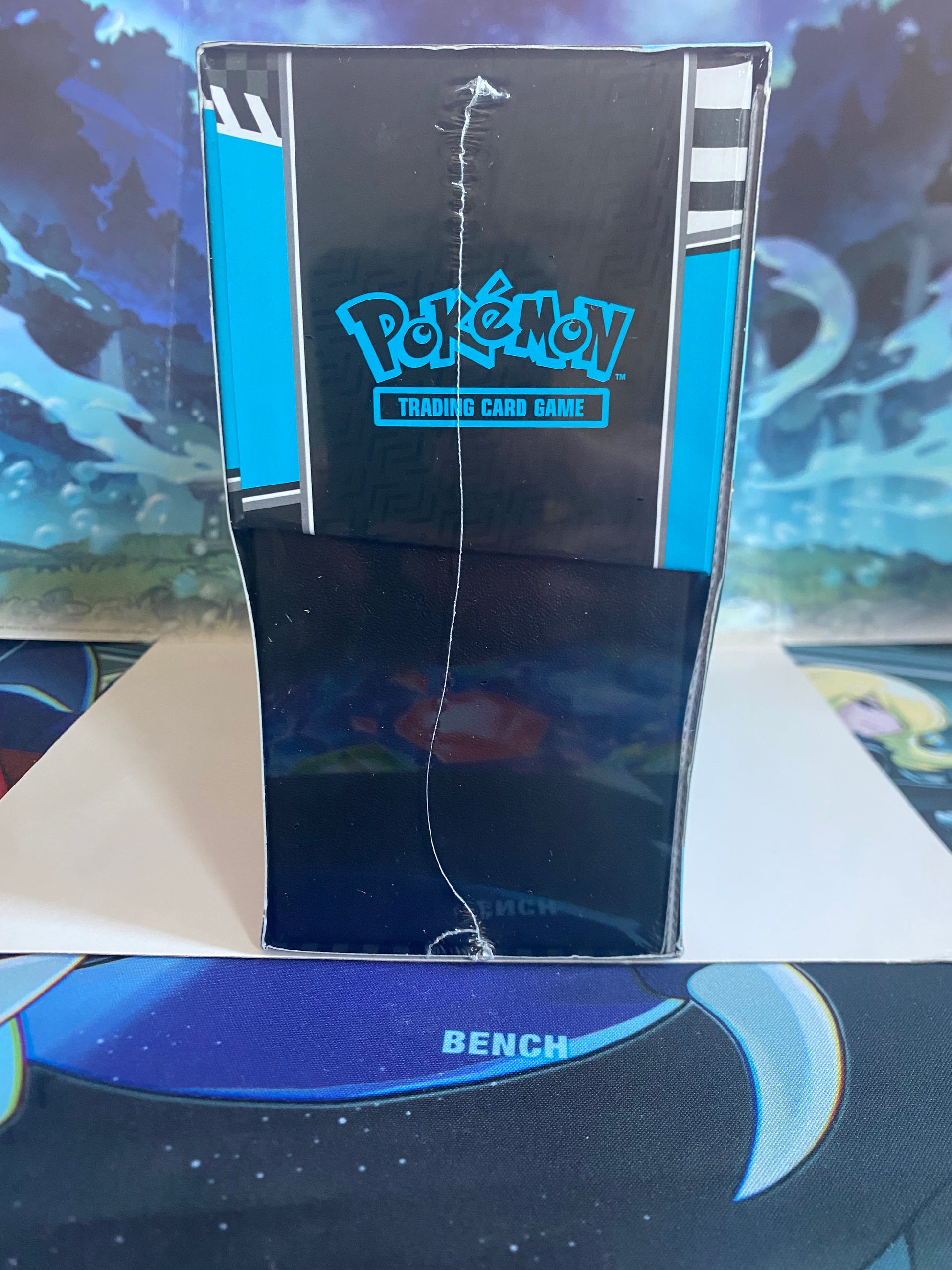 Black Bolt Pokémon Center ETB zijkant links