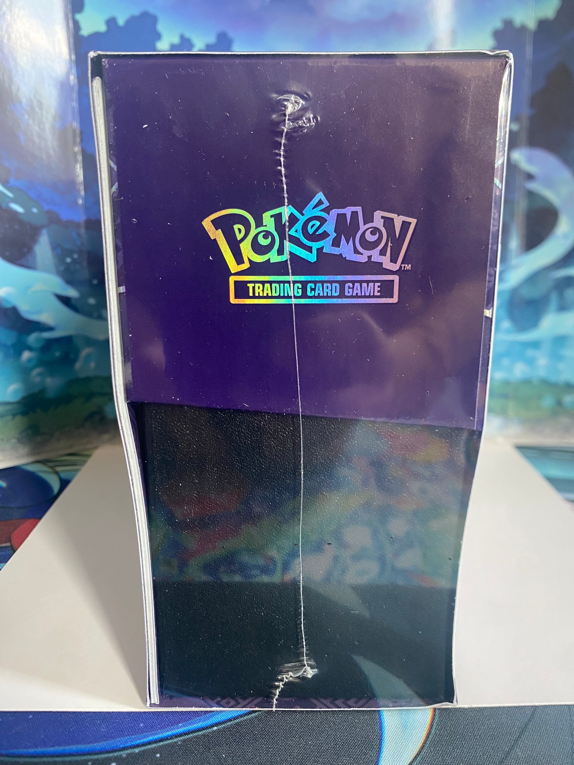 Paldean Fates Elite Trainer Box zijkant rechts