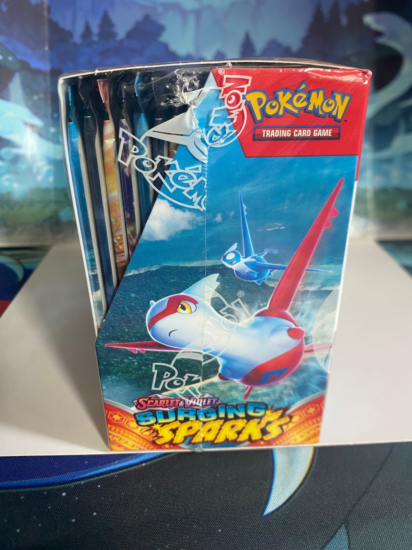 Surging Sparks Booster Box zijkant rechts
